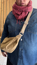 Carica l'immagine nel visualizzatore di Gallery, Moon Bag - khaki /Blue dorato (Nippori)