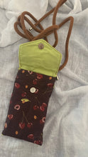 Carica l'immagine nel visualizzatore di Gallery, Astuccio porta cellulare (Cordino) - Ciliegie