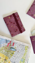 Carica l'immagine nel visualizzatore di Gallery, Porta Passaporto - Ciliegie Malva