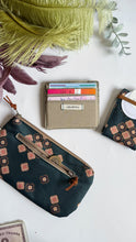 Carica l'immagine nel visualizzatore di Gallery, Pocket Pochette con tasca (Maxi) - Mattonelle Verdi