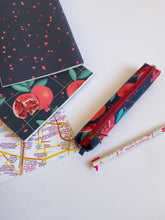 Load image into Gallery viewer, Quaderno A5 + Quaderno Maxi + Birillo (Melograno)