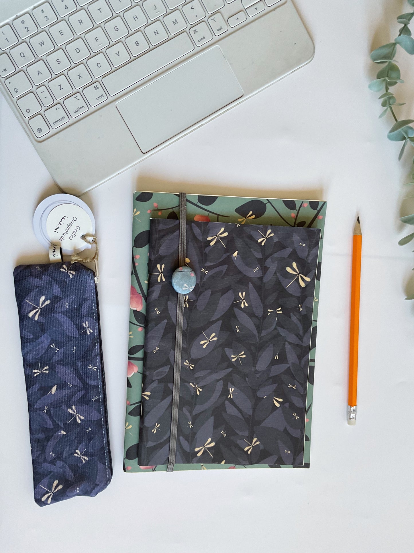 Quaderno A5 + Quaderno Maxi + Segnalibro + Astuccio mini (Magnolie e Libellule)
