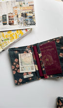 Carica l'immagine nel visualizzatore di Gallery, Porta Passaporto - Dragon