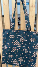 Carica l'immagine nel visualizzatore di Gallery, Shopper Bag - Mattonelle