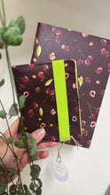 Carica l'immagine nel visualizzatore di Gallery, Porta Passaporto + Travel Journal - Ciliegie