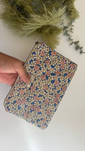 Carica l'immagine nel visualizzatore di Gallery, Pochette trapuntata - fiorellini (Nippori)