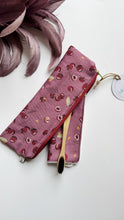 Carica l'immagine nel visualizzatore di Gallery, Astuccio con asciugamano (porta spazzolìno/dentifricio) - Ciliegie Malva