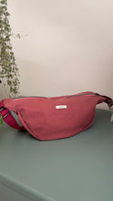 Carica l'immagine nel visualizzatore di Gallery, Moon Bag - Rosa acceso/80’s