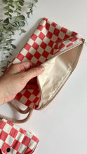 Carica l'immagine nel visualizzatore di Gallery, Pochette - Scacchiera