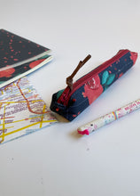 Carica l'immagine nel visualizzatore di Gallery, Astuccio Birillo + Quaderno - Melograno