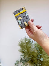 Carica l'immagine nel visualizzatore di Gallery, Pocket card - Geometrica Grey