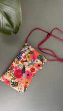 Carica l'immagine nel visualizzatore di Gallery, Astuccio porta cellulare - Garden Flowers