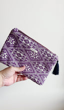Load image into Gallery viewer, Pochette Midi - Geometrica viola