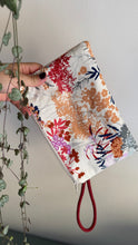 Carica l'immagine nel visualizzatore di Gallery, Pochette - Flowers