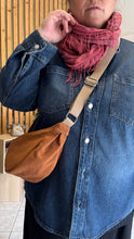 Carica l'immagine nel visualizzatore di Gallery, Moon Bag - terracotta/righe rosa e ruggine (Stripes)