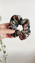 Carica l'immagine nel visualizzatore di Gallery, Scrunchie - Autumn