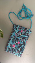 Carica l'immagine nel visualizzatore di Gallery, Astuccio porta cellulare - Libellule turchese