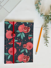 Load image into Gallery viewer, Quaderno Maxi + Segnalibro (Melograno)