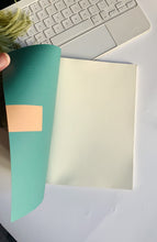 Carica l'immagine nel visualizzatore di Gallery, Porta Passaporto + Travel Journal - 80’s