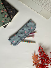 Carica l'immagine nel visualizzatore di Gallery, Astuccio mini- Magnolie e Libellule