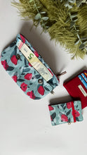 Carica l'immagine nel visualizzatore di Gallery, Pocket Pochette con tasca (Maxi) - Papaveri e Soffioni (interno verde)
