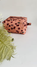 Carica l'immagine nel visualizzatore di Gallery, Mini trousse - Ciliegie Salmone