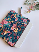 Load image into Gallery viewer, Custodia per Tablet/iPad (senza tasche) - Hawaii