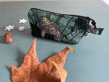 Carica l'immagine nel visualizzatore di Gallery, Astuccio portacavi del telefono - Parot