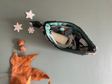 Carica l'immagine nel visualizzatore di Gallery, Astuccio portacavi del telefono - Parot