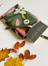 Carica l'immagine nel visualizzatore di Gallery, Custodia per libri (Maxi) - Foresta