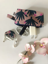 Carica l'immagine nel visualizzatore di Gallery, Astuccio portacavi del telefono - Palme