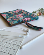 Load image into Gallery viewer, Custodia per Tablet/iPad (senza tasche) - Hawaii