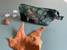 Carica l'immagine nel visualizzatore di Gallery, Astuccio portacavi del telefono - Parot