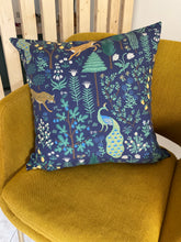 Carica l'immagine nel visualizzatore di Gallery, Fodera per cuscino - Menagerie Navy