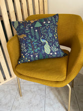 Carica l'immagine nel visualizzatore di Gallery, Fodera per cuscino - Menagerie Navy