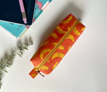 Carica l'immagine nel visualizzatore di Gallery, Astuccio cubotto - Banane