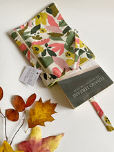 Carica l'immagine nel visualizzatore di Gallery, Custodia per libri (Maxi) - Foresta White