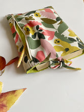 Carica l'immagine nel visualizzatore di Gallery, Custodia per libri (Maxi) - Foresta White