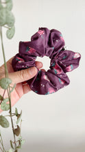 Carica l&#39;immagine nel visualizzatore di Gallery, Scrunchie - Fragole
