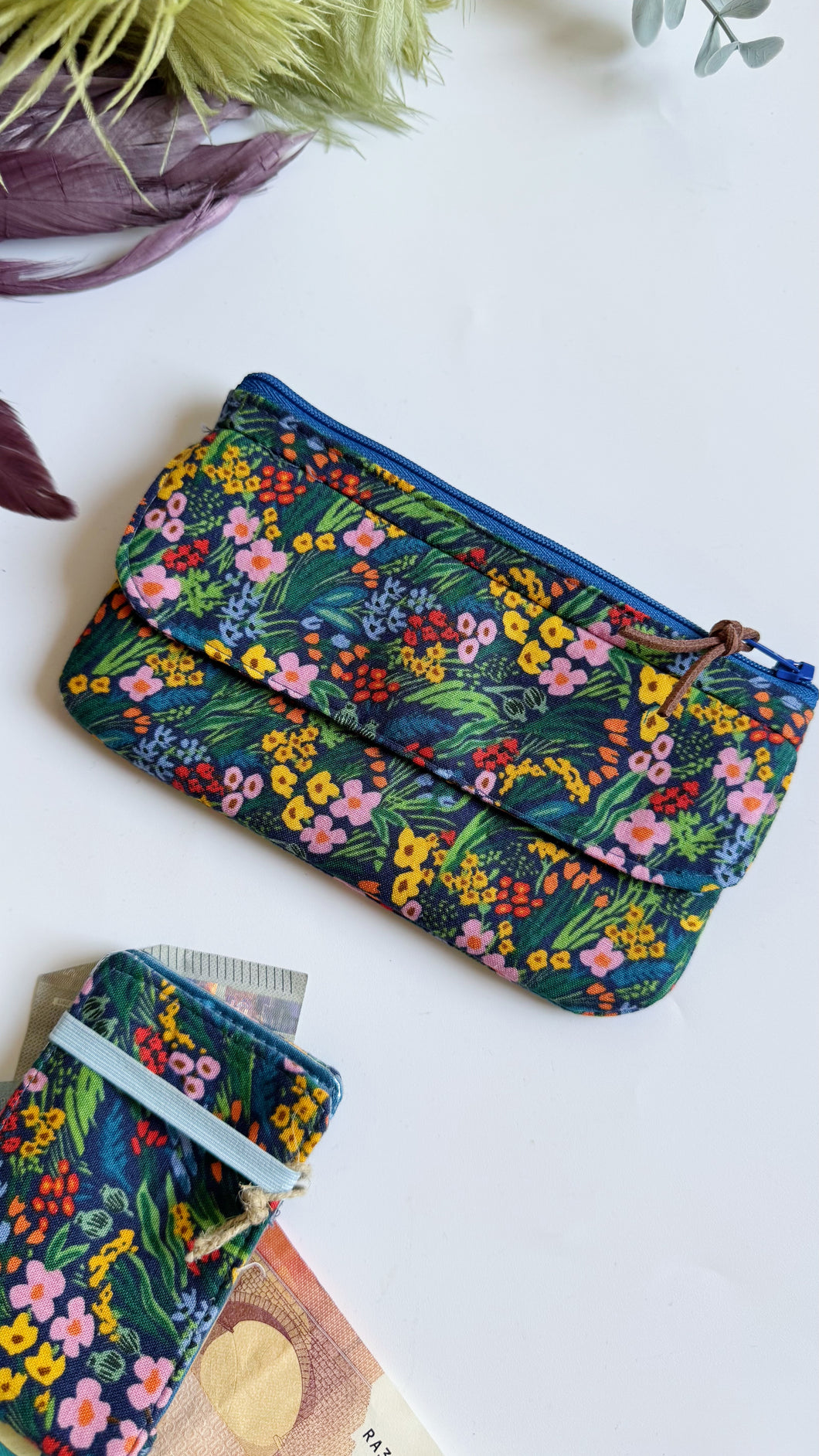 Pocket Pochette con tasca (Mini) - Garden Flowers Blue