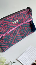 Load image into Gallery viewer, Pochette Midi - Geometrica malva
