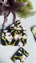 Load image into Gallery viewer, Pocket Pochette (Mini) + Porta Tessere - Margherite Grandi
