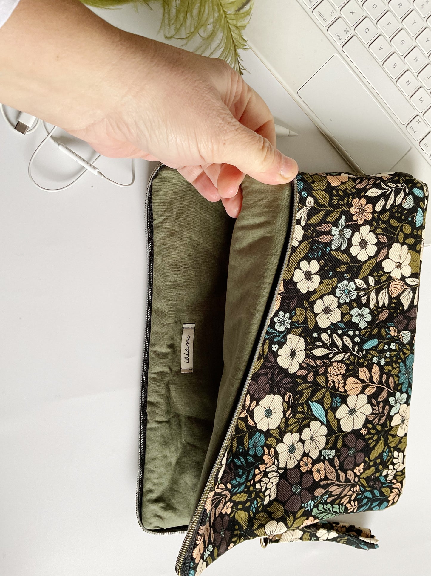 Custodia per Tablet/iPad (senza tasche) - Flower Harwest