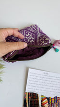 Carica l&#39;immagine nel visualizzatore di Gallery, Pochette - Geometrica viola
