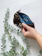 Load image into Gallery viewer, Pocket Pochette (Maxi) - Flower Harvest
