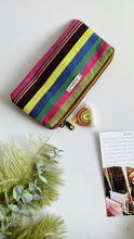 Carica l&#39;immagine nel visualizzatore di Gallery, Pochette Mini - Righe a colori, arcobaleno arancione
