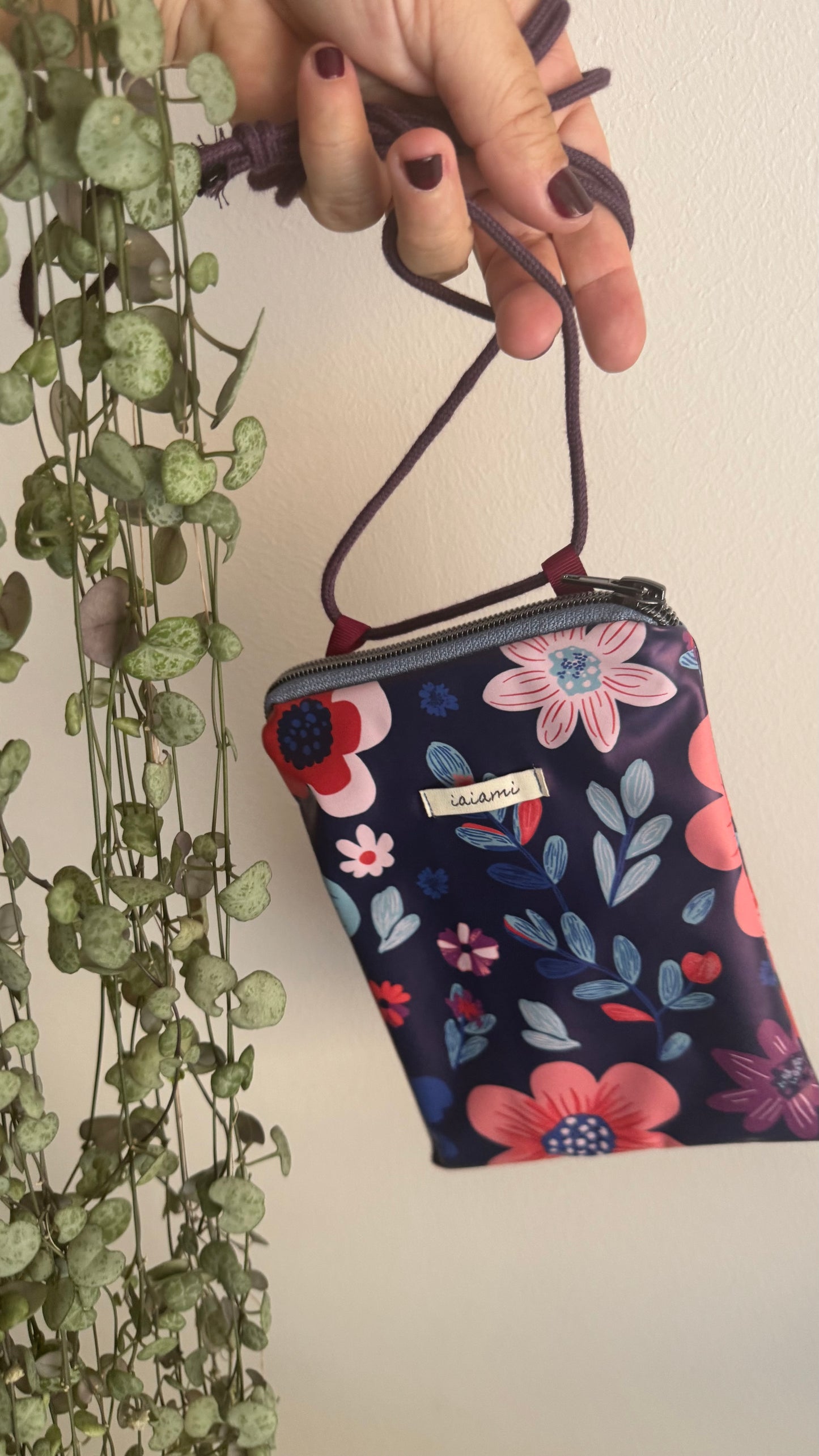 Porta cellulare Gocce (idrorepellente) - Fiori