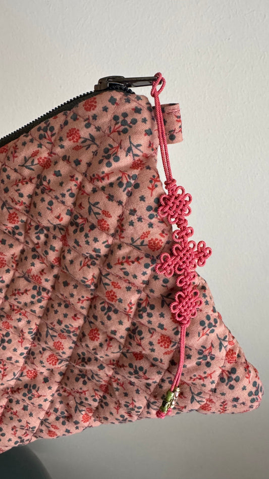 Pochette trapuntata Maxi - Fiorellini foglie verdi con Maedeup nodino coreano(Hanbok)