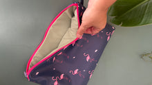 Carica l'immagine nel visualizzatore di Gallery, Gocce pochette Media (idrorepellente) - Fenicotteri
