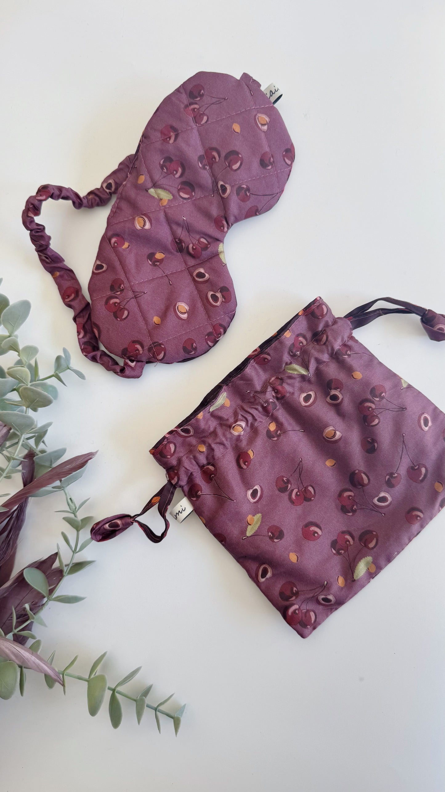 Set Nuvola (Sleep Mask + Sacchetto) - ciliegie Malva